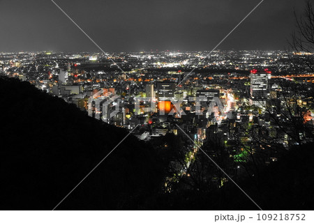 初冬の岐阜の夜景 109218752