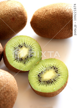 キウイフルーツ キウイフルーツ 109221874