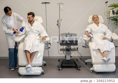 Maintenance and restoration of woman and man immune system with vitamin IV infusion therapy. 109223952