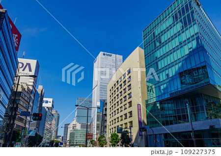 【東京の都市風景】赤坂見附周辺の都市風景（外堀通り） 109227375