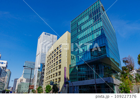 【東京の都市風景】赤坂見附周辺の都市風景（外堀通り） 109227376