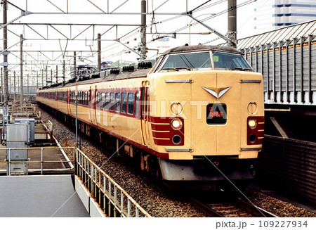 2002年　京葉線を走る183系L特急わかしお 109227934