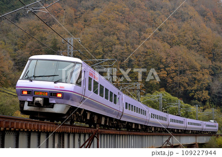 伯備線を走る381系L特急やくも4号 109227944