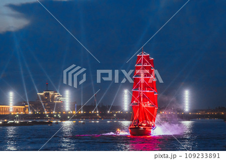 Scarlet sails ship on Neva river on Neva river on alumni celebration. Saint-Petersburg, Russia Scarlet sails ship on Neva river on Neva river on alumni celebration. Saint-Petersburg, Russia 109233891