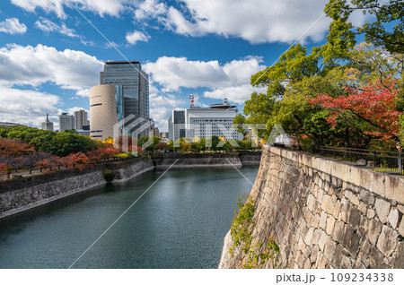 秋の大阪城風景 秋の大阪城風景 109234338
