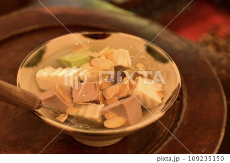 ベトナムのデザート　チェー 109235150