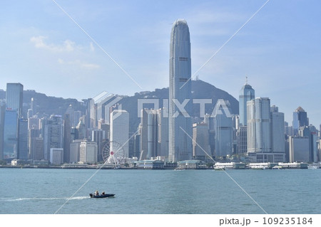 香港 ビクリアハーバーと変わらぬ地元の漁船 香港 ビクリアハーバーと変わらぬ地元の漁船 109235184