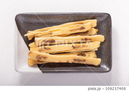 いぶりがっこ焼きチーズサンド いぶりがっこ焼きチーズサンド 109237408