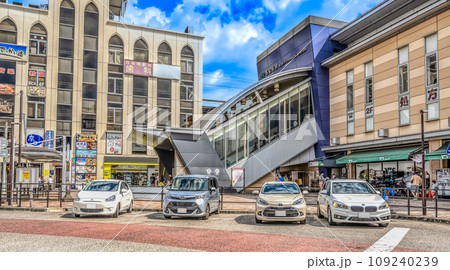 千葉県船橋市の都市風景　西船橋駅 109240239