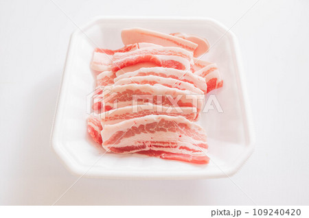 焼肉用　豚バラ肉 109240420