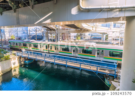 日本の横浜都市景観 11週減全国。横浜駅を発車した電車(手前・進行方向左)などを望む=11月29日 日本の横浜都市景観 11週減全国。横浜駅を発車した電車(手前・進行方向左)などを望む=11月29日 109243570