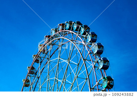 観覧車　青空 109243882
