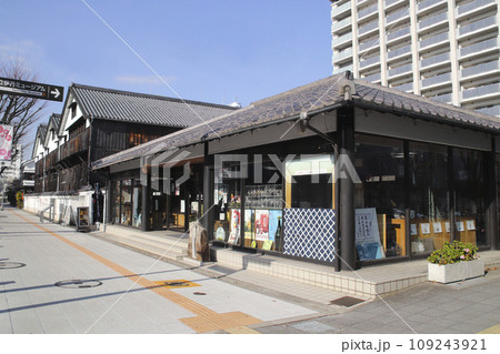 伊丹酒蔵通り/兵庫県伊丹市中央3丁目 伊丹酒蔵通り/兵庫県伊丹市中央3丁目 109243921