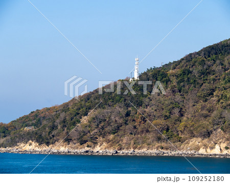 地蔵埼灯台。小豆島、三都半島南端の地蔵埼(釈迦ヶ鼻)に立つ灯台。香川県小豆郡小豆島町。 地蔵埼灯台。小豆島、三都半島南端の地蔵埼(釈迦ヶ鼻)に立つ灯台。香川県小豆郡小豆島町。 109252180