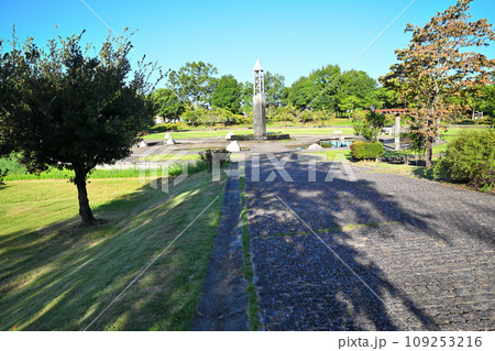水と時の広場　修景池と時の塔　平成の森公園　川島町　 109253216