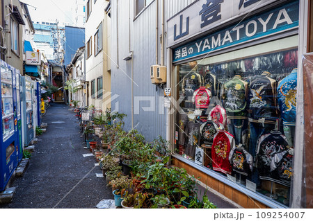 大須商店街路地風景 大須商店街路地風景 109254007
