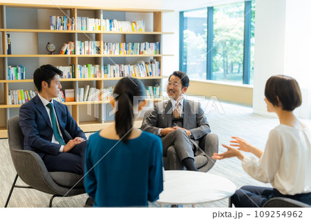 取材　撮影　対談イメージ　　　　 109254962