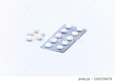 お薬、錠剤のイメージ 109256676