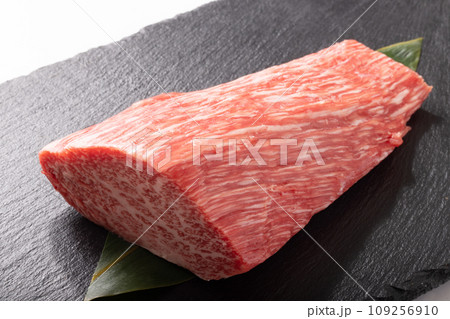 黒毛和牛　トモサンカク　ローストビーフ用　（仙台牛） 109256910