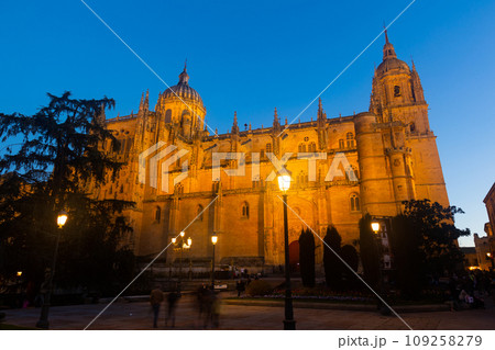 Illuminated building of New Cathedral of Salamanca in spring twilight Illuminated building of New Cathedral of Salamanca in spring twilight 109258279