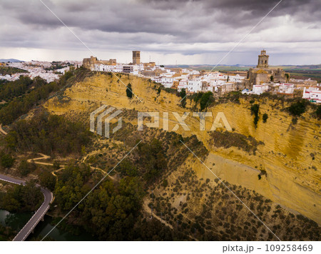 Spanish town of Arcos de la Frontera Spanish town of Arcos de la Frontera 109258469