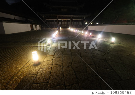 寺院の石畳 寺院の石畳 109259468