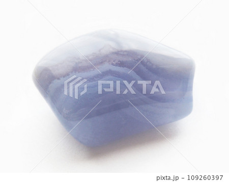 ブルーレースアゲートのタンブル（空色縞瑪瑙） 109260397