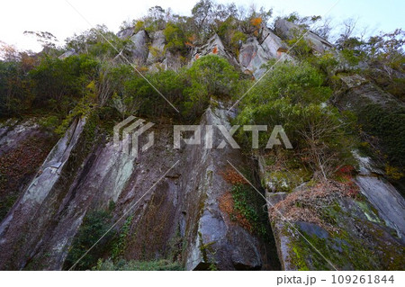 十一月の九州、耶馬渓、一目八景展望台から望む、秋、紅葉の耶馬渓、耶馬渓ドライブ、 十一月の九州、耶馬渓、一目八景展望台から望む、秋、紅葉の耶馬渓、耶馬渓ドライブ、 109261844