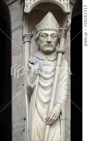 Saint Marcel, Portal of St. Anne, Notre Dame Cathedral, Paris, UNESCO World Heritage Site in Paris, France Saint Marcel, Portal of St. Anne, Notre Dame Cathedral, Paris, UNESCO World Heritage Site in Paris, France 109262517