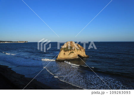 茨城県北茨城市　二ツ島（磯原海岸） 109263093