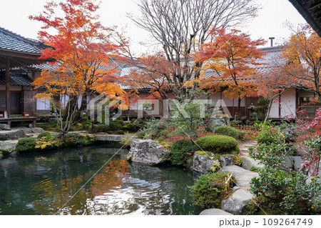 湖東三山 百済寺 秋 湖東三山 百済寺 秋 109264749