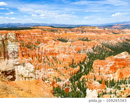 Colorful rock formations in Bryce Canyou, Utah, USA Colorful rock formations in Bryce Canyou, Utah, USA 109265565