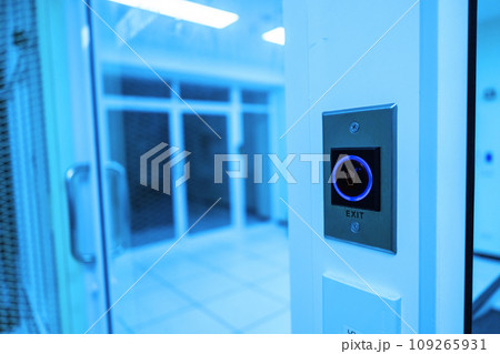 Fingerprint machine server room safety . Fingerprint machine server room safety . 109265931