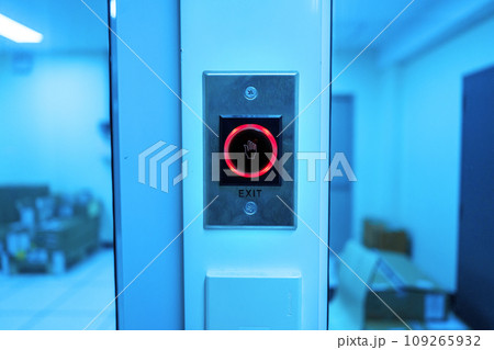 Fingerprint machine server room safety . Fingerprint machine server room safety . 109265932