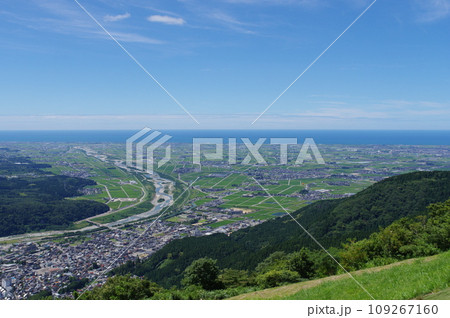 獅子吼高原からの金沢平野　手取川扇状地の眺め 109267160