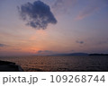 海に沈む夕日 109268744