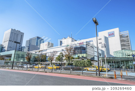 JR川崎駅前の都市風景【神奈川県・川崎市】 JR川崎駅前の都市風景【神奈川県・川崎市】 109269460