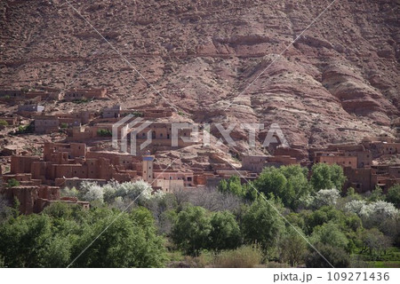 モロッコの集落 109271436