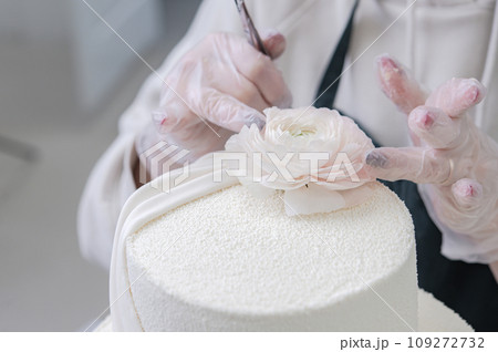 process making white wedding cake process making white wedding cake 109272732