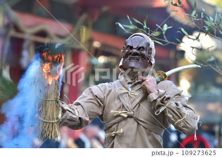 節分祭の呆助鬼 長田神社古式追儺式 全ての災を払い清めて祈り踊る 節分祭の呆助鬼 長田神社古式追儺式 全ての災を払い清めて祈り踊る 109273625