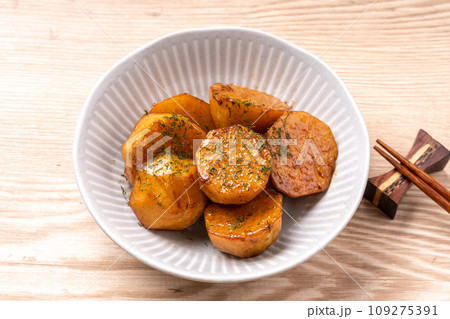 里芋のバター醤油炒め 里芋のバター醤油炒め 109275391