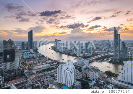 Curve of Chao Phraya River and river side view. Curve of Chao Phraya River and river side view. 109277114