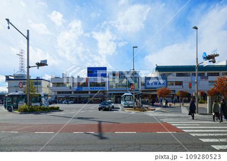 JR松本駅と紅葉 JR松本駅と紅葉 109280523