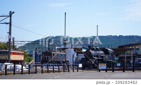 大井川鉄道のSL蒸気機関車と列車 109283482