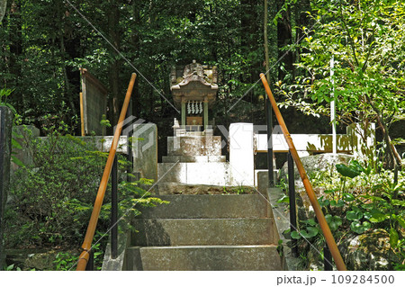 宝登山神社の境内社【埼玉県長瀞町】 109284500