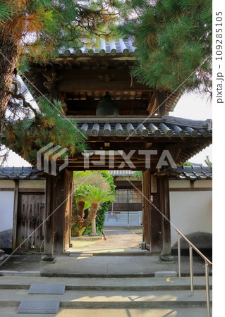本傳寺（中津市寺町・縦構図） 109285105