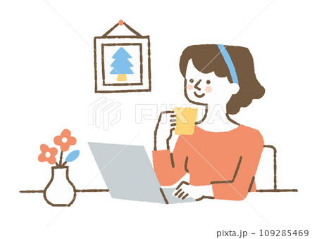 コーヒーを飲みながら仕事をしている女性_色 コーヒーを飲みながら仕事をしている女性_色 109285469