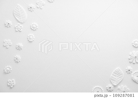 かわいい白背景 109287081