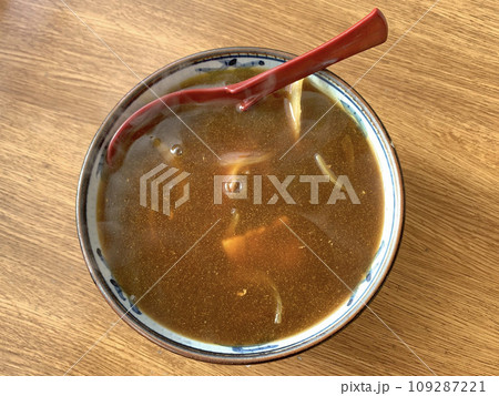 夕張名物グルメ　カレーそば　カレー蕎麦 109287221