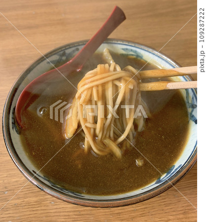 夕張名物グルメ カレーそば カレー蕎麦 夕張名物グルメ カレーそば カレー蕎麦 109287222
